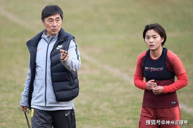 17岁赵松源错失良机，主帅邵佳一对年轻球员表示不满